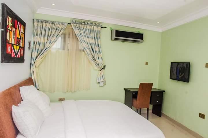 Ben Auto Hotel 拉各斯 外观 照片