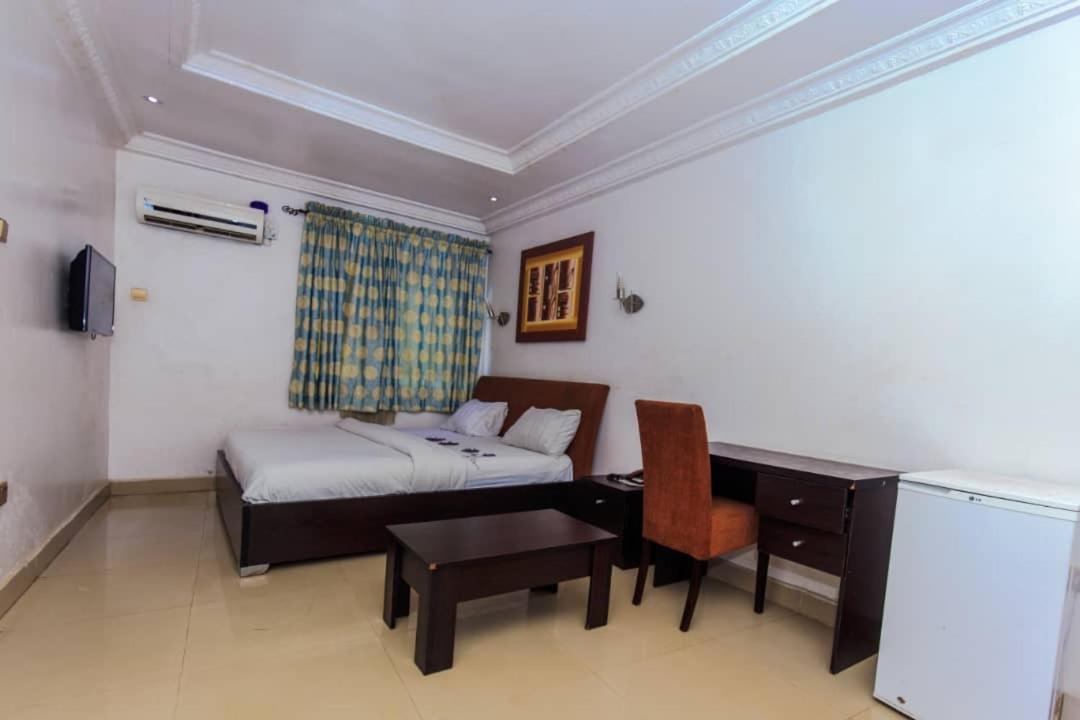 Ben Auto Hotel 拉各斯 外观 照片