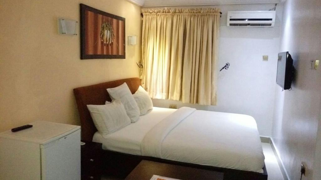 Ben Auto Hotel 拉各斯 外观 照片