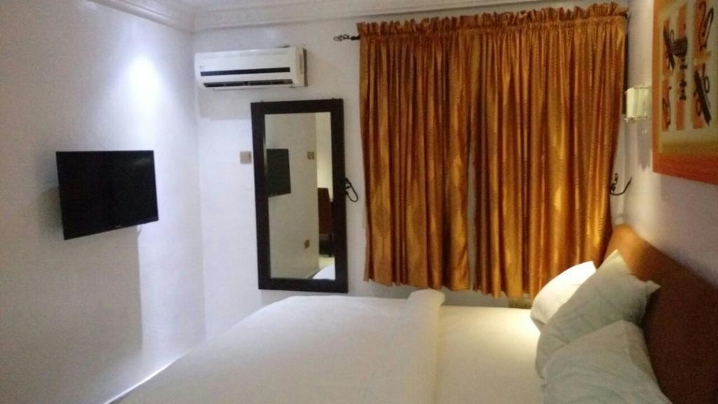 Ben Auto Hotel 拉各斯 外观 照片